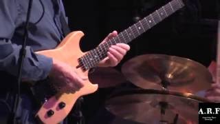 quotAllan Holdsworth plays Guthrie Govan quot  AMAZING RARE FOOTAGE [upl. by Nairrot]