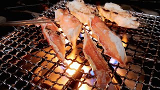 How to eat Alaskan King Crab  Japanese technique  焼きタラバガニ [upl. by Wilmette]